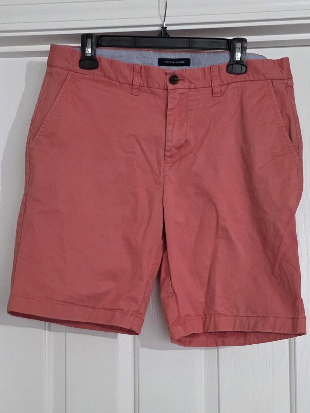 Tommy Hilfiger Men’s Coral Flat Front Chino Shorts Size 34